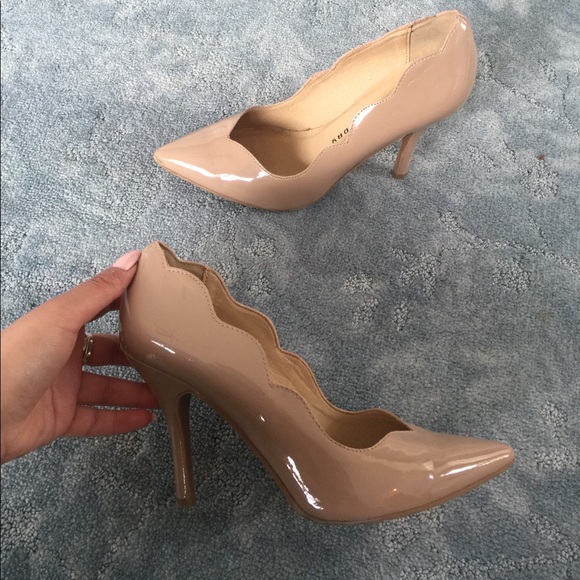 Scallop Nude Patent Leather Pumps - Picture 1 of 3
